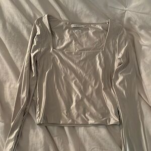 Aritzia Babaton Champagne Sculpt LS